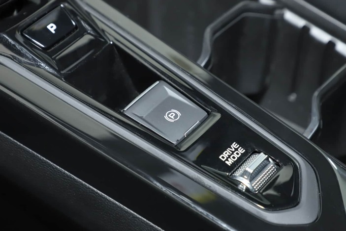 Geely Coolray L-9